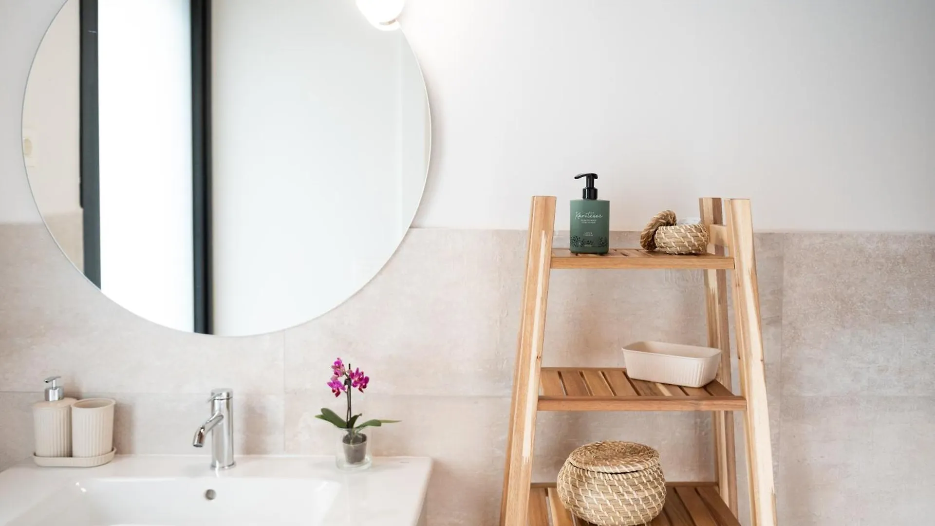 Kh Lezama Suites, Breakfast & Laundry 0*, Lezama (Biscay) España