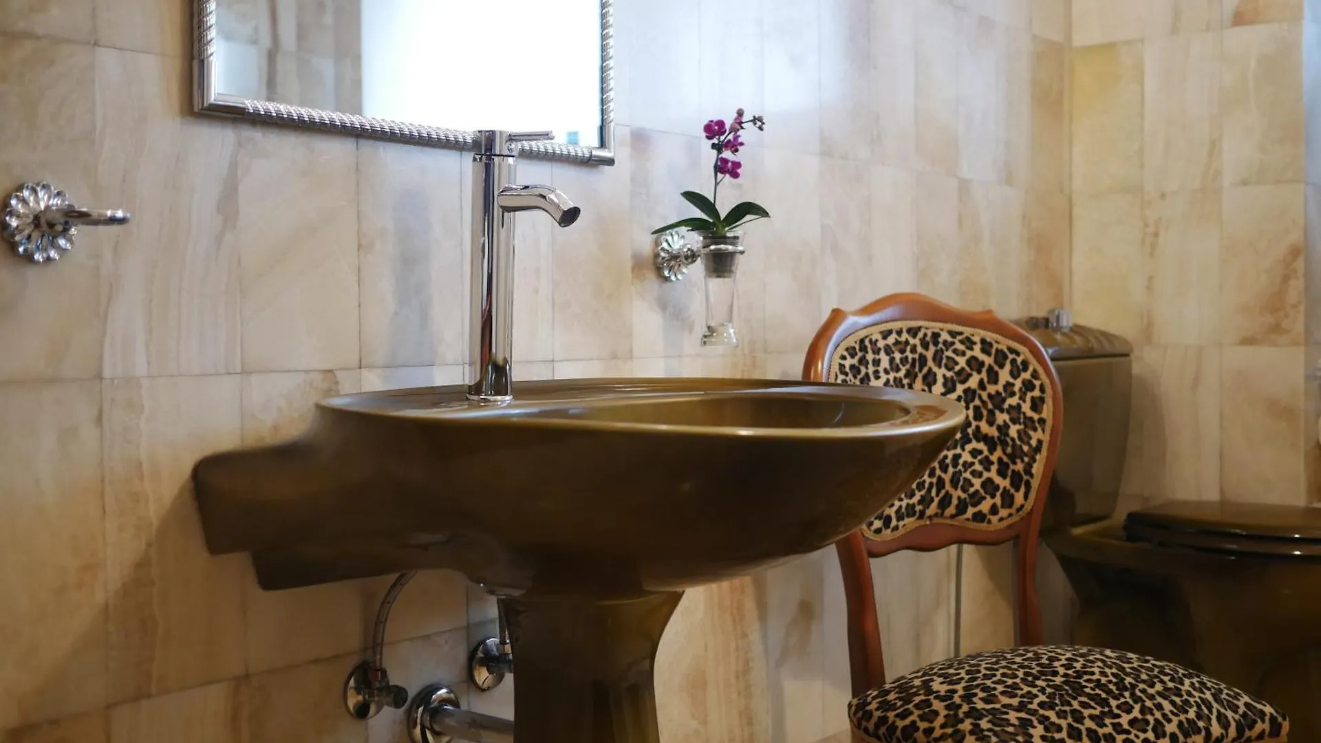 Homestay Kh Lezama Suites, Breakfast & Laundry