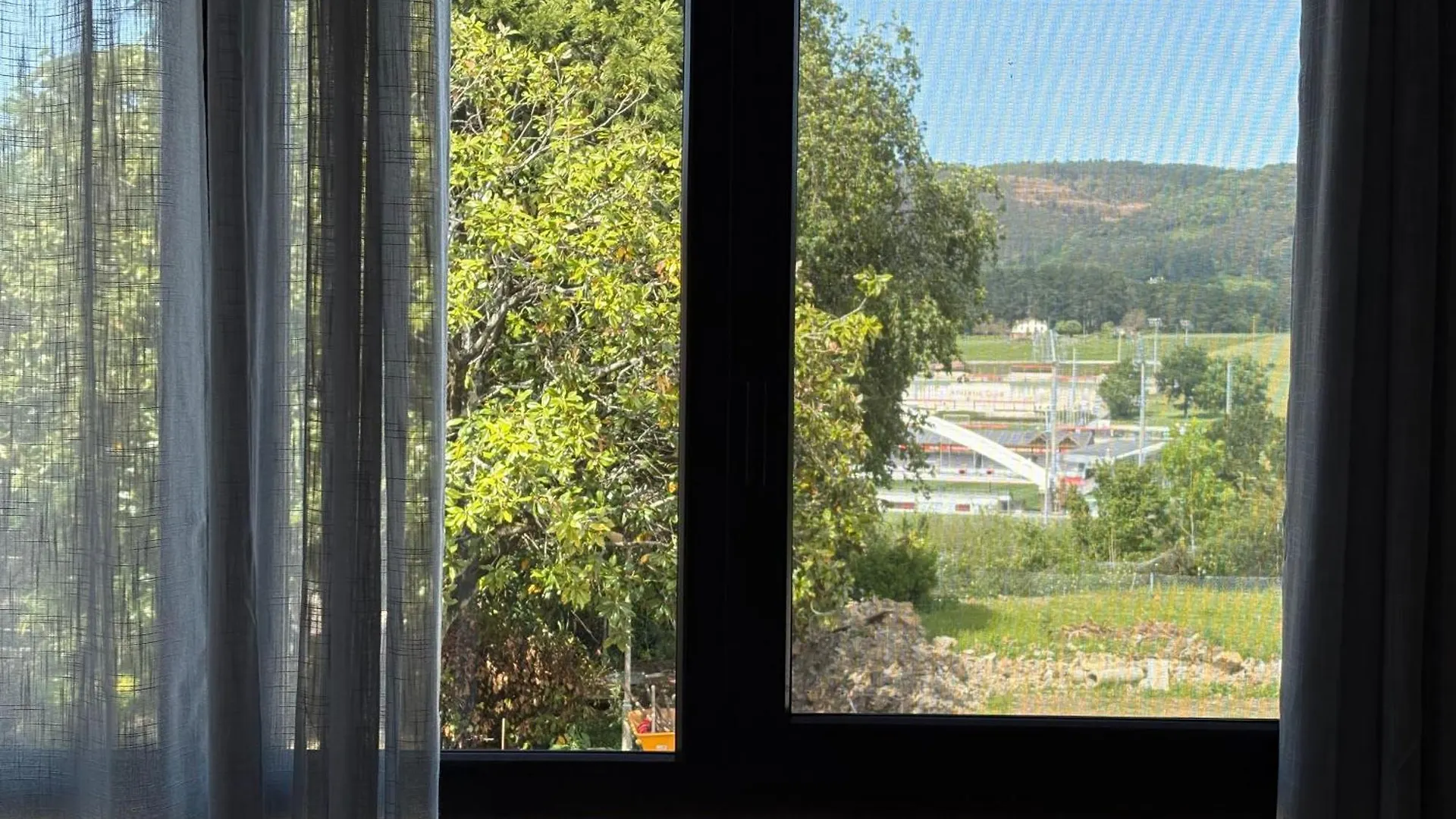 Kh Lezama Suites, Breakfast & Laundry España