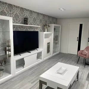 Maitika Santander