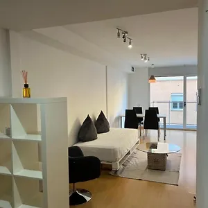 barcelona-sagrada-familia-apartment.topbarcelonahotels.com/